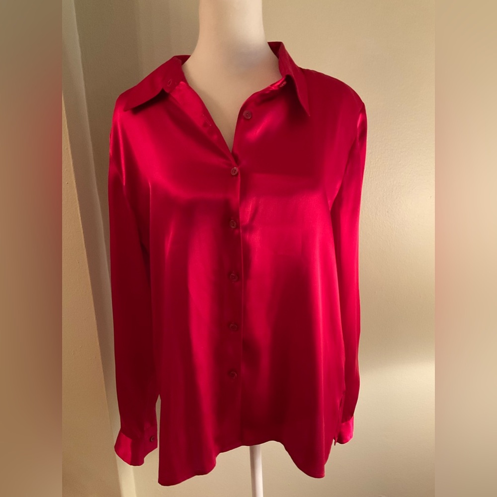 Vibrant  BentleyRed Button-Up Blouse Medium